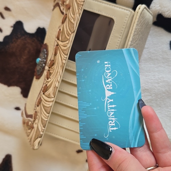 New Trinity Ranch Wallet - Picture 4 of 7